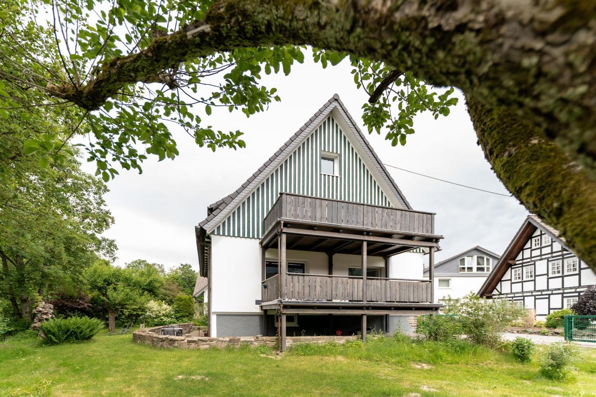 Ferienwohnung Haus An Der Lenne Ленещат Екстериор снимка